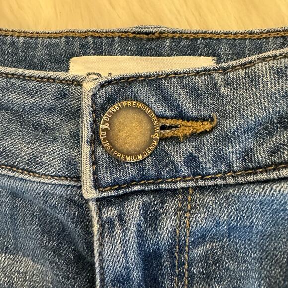 DL1961 Karlie Boyfriend Short Smart Denim 25 - Picture 5 of 16